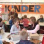 Kinderbetreuung im Zelt.